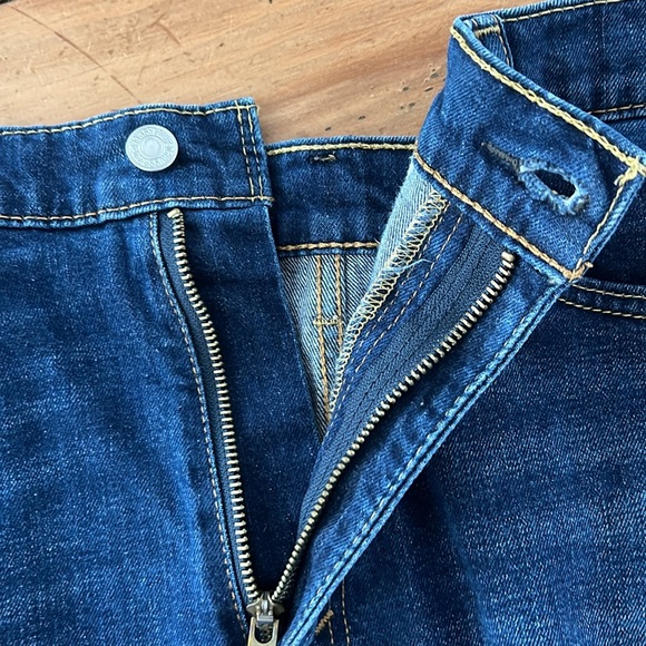 Levis Men’s Jorts size 36 dark blue color - Picture 7 of 11